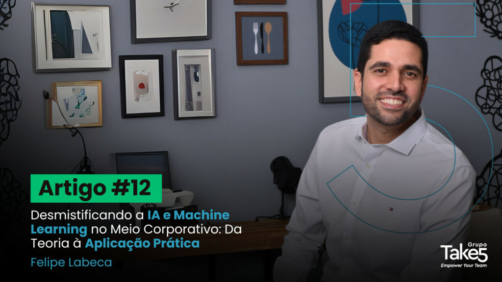 Homem sorridente em ambiente corporativo, com quadros decorativos ao fundo, ilustrando conteúdo editorial sobre desmistificação de inteligência artificial e machine learning no contexto empresarial, com foco em aplicação prática no aprendizado corporativo.