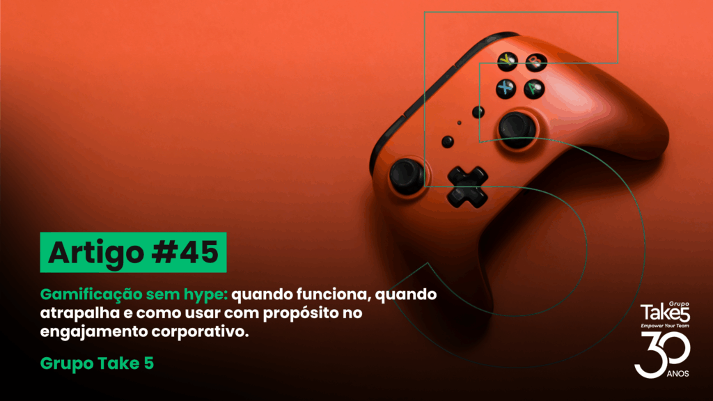 Controle de videogame em fundo vermelho representando gamificação aplicada ao engajamento corporativo.